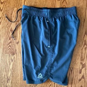 Reebok pace line shorts dark gray men’s small
